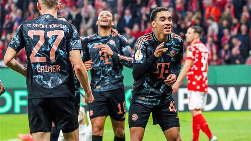Jamal Musiala durfte beim Bayern-Sieg in Mainz dreimal jubeln.