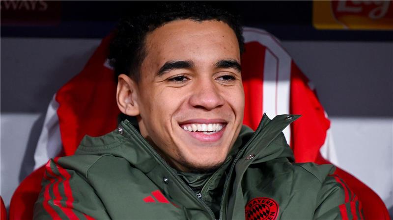 Jamal Musiala freut sich über seine Rückkehr in der Champions League - auch wenn es bei einem Bankplatz blieb.