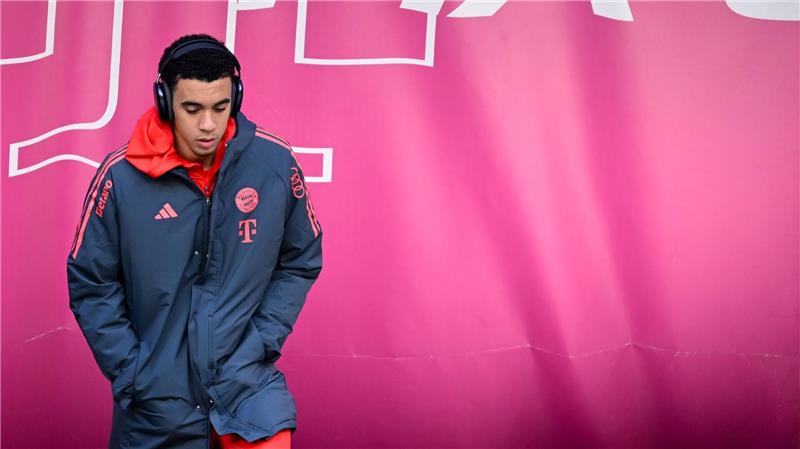 Jamal Musiala wird nach seiner schweren Verletzung beim FC Bayern langsam aufgebaut. (Archivbild) 