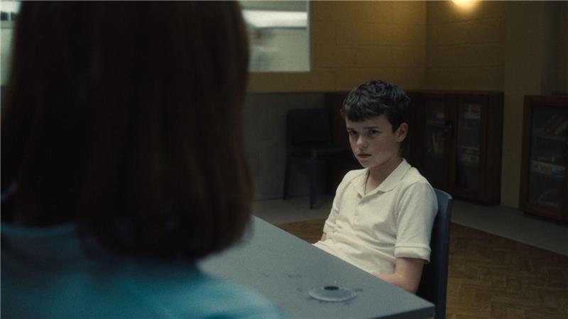 Warum „Adolescence“ weltweit Millionen bannt Jamie Miller (Owen Cooper) in der britischen Netflix-Serie „Adolescence“ im Gespräch mit der Psychologin Briony Ariston (Erin Doherty).