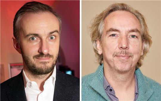 Jan Böhmermann (l), und Olli Schulz moderieren den ESC.
