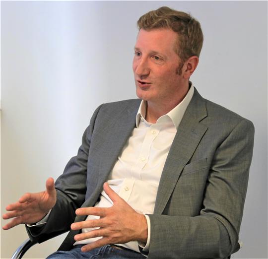 Jan-Christoph Oetjen ist Landwirtssohn und stammt aus Sottrum. Von 2003 bis 2019 war er FDP-Abgeordneter im Landtag. Auf Platz fünf der FDP-Bundesliste rückte Oetjen 2019 ins Europaparlament ein. Er ist Mitglied in den Ausschüssen für Verkehr und Tourismus sowie für bürgerliche Freiheiten, Justiz und Inneres. Foto: Roß