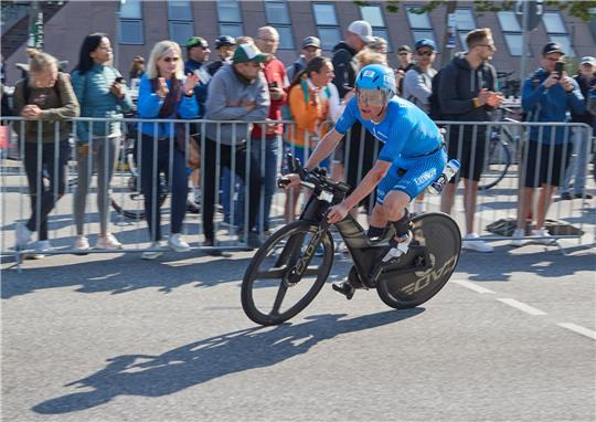 Jan Frodeno hat bei der von einem tödlichen Unfall überschatteten Ironman-EM den Titel verpasst.