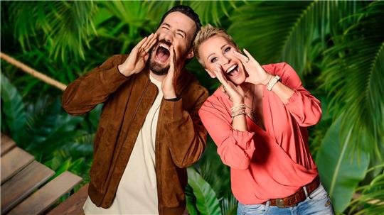 Jan Köppen und Sonja Zietlow moderieren das RTL-Dschungelcamp «Ich bin ein Star - Holt mich hier raus!». Die neue Ausgabe geht am 19. Januar 2024 los.