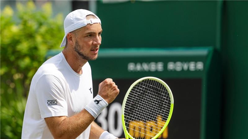 „Alcaraz - geil“: Struff vor Traumspiel in Wimbledon Jan-Lennard Struff darf jubeln