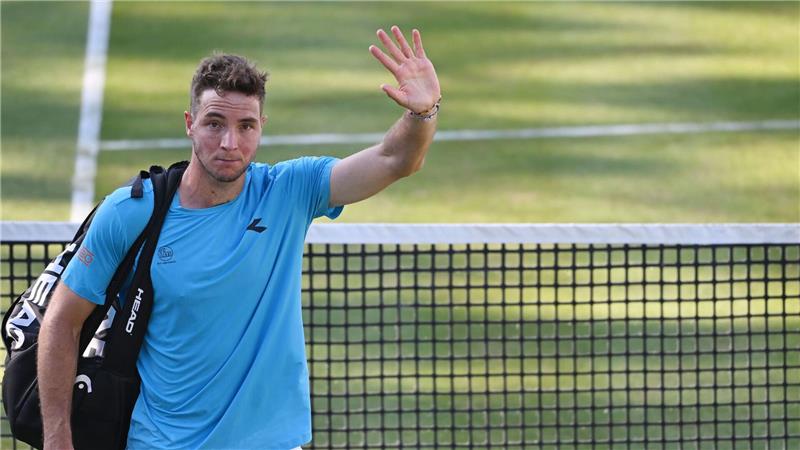 Struff verabschiedet sich vom Tennis-Turnier in Stuttgart Jan-Lennard Struff verliert sein Achtelfinale gegen Jiri Lehecka.