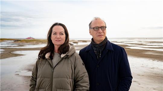 Jana Winter (Natalia Wörner) und Arne Brauner (Martin Brambach) ermitteln in «Unter anderen Umständen - Dämonen».