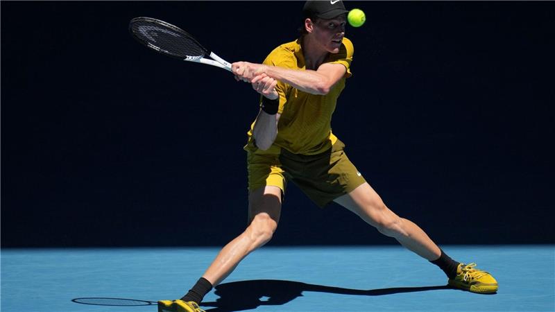 Jannik Sinner quälte sich in Melbourne ins Achtelfinale.