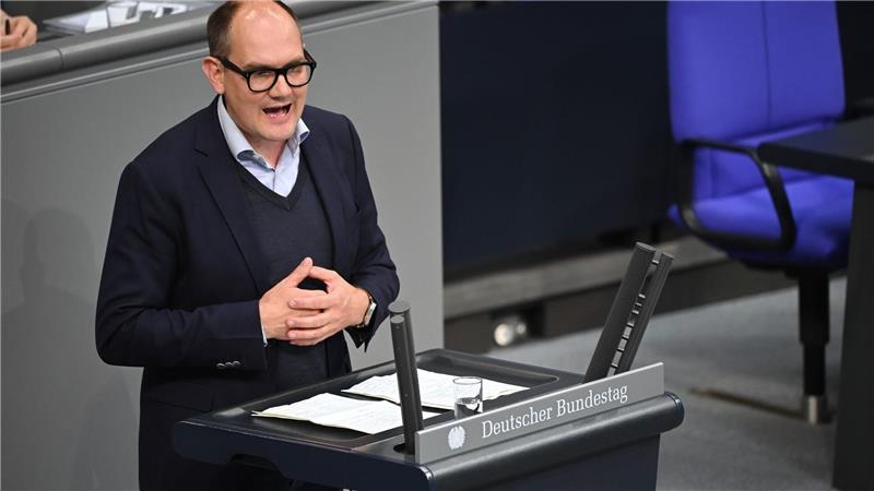 Masken-Vorwürfe: Grüne und Linke greifen Spahn an Janosch Dahmen (Bündnis 90/Die Grünen)