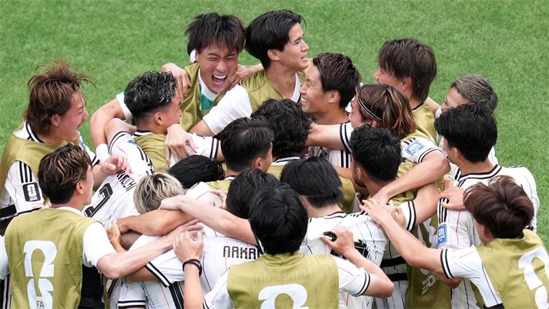 Japan feierte das 1:0 durch Bundesliga-Profi Sano.