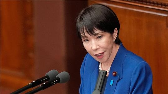 Japans erste Regierungschefin Takaichi hebt den Verteidigungsetat schneller an als bislang geplant. 