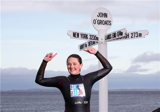 Jasmine Harrison ist die gesamte Westküste Großbritanniens von Cornwall bis an die Nordostspitze Schottlands entlang geschwommen.