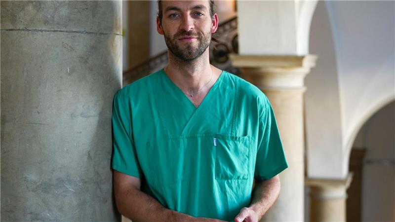 Jasper Iske will mit seinen Videos falsche Versprechen von Influencern entlarven.