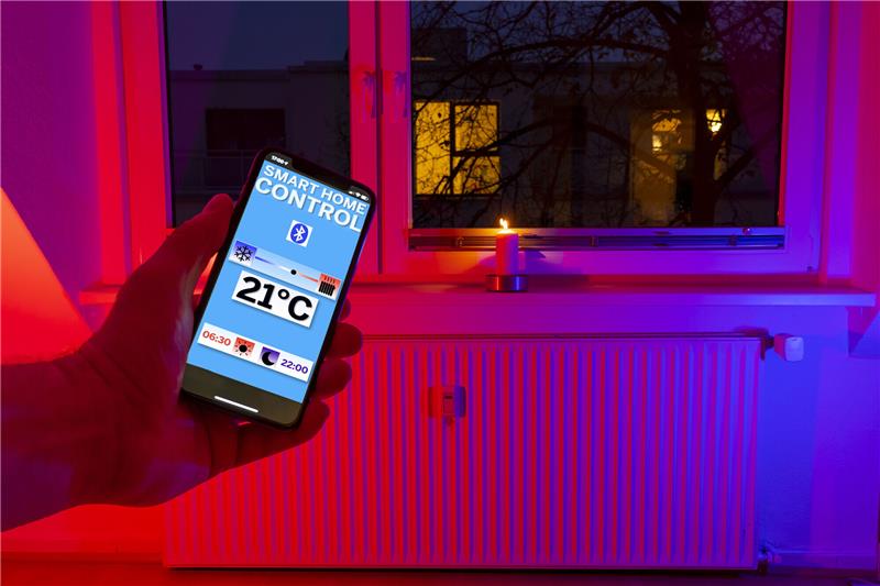 Mit richtigen Maßnahmen: 1000 Euro bei Gasheizungen sparen Je mehr man seine Heizung bewusst steuert, auch mit Smart-Home-Anwendungen, desto mehr Geld spart man am Ende des Jahres. Foto: Jochen Tack/picture alliance