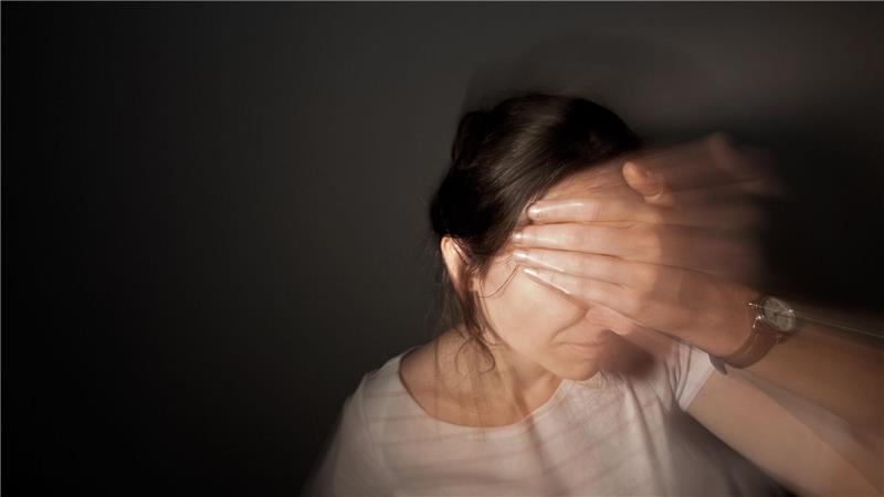 Migräne und Wechseljahre - das kann eine ungute Kombi sein Jede zweite Migräne-Patientin hat zu Beginn der Wechseljahre stärkere Beschwerden. (Symbolbild)