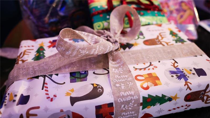 Wie lief das Weihnachtsgeschäft in Deutschland? Jeder Fünfte in Deutschland gab laut einer Yougov-Umfrage in diesem Jahr weniger für Geschenke aus.