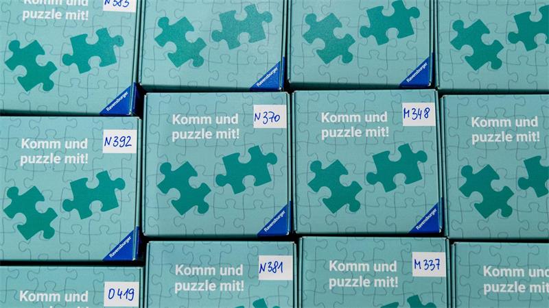 Jeder Gast erhält eine Box mit 36 Teilen.