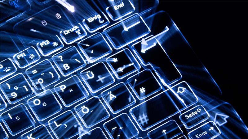 Jeder Zehnte hält es für sehr wahrscheinlich, ein weiteres Drittel für wahrscheinlich, selbst Opfer eines Online-Angriffs zu werden. (Symbolbild)