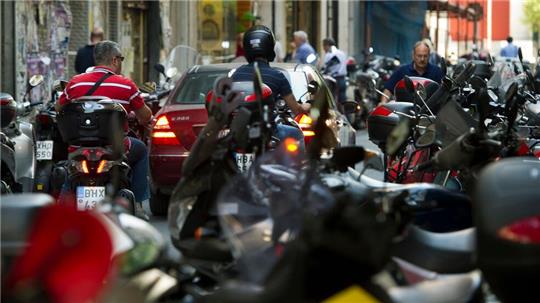 Jeder fünfte Motorradfahrer in Griechenland ist ohne Helm unterwegs. (Foto-Archiv)