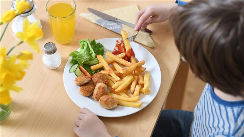 Jedes zehnte Kind im Alter von vier Jahren in Großbritannien leidet an Fettleibigkeit. (Symbolbild)