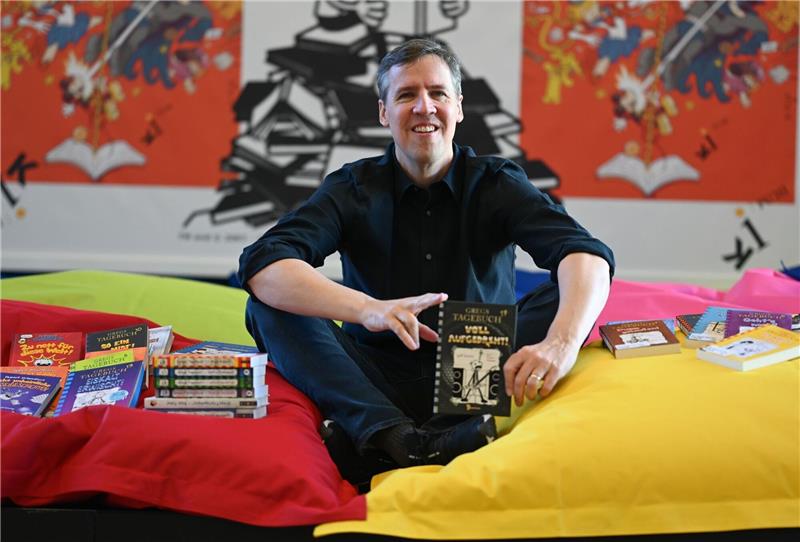 Jeff Kinney, US-Comic-Autor, stellt sein neues Buch «Gregs Tagebuch 17 - Voll aufgedreht» vor.