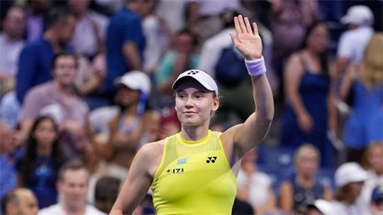 Jelena Rybakina jubelt über den Finaleinzug - und wird neue Nummer eins der Tennis-Welt.