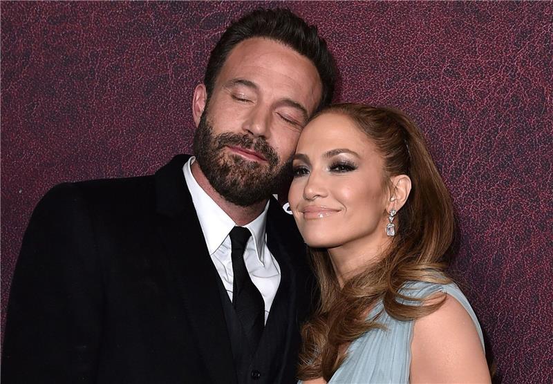 Jen liebt Ben - ein ganzes Album lang Jennifer Lopez und Ben Affleck haben im Juli 2022 geheiratet.