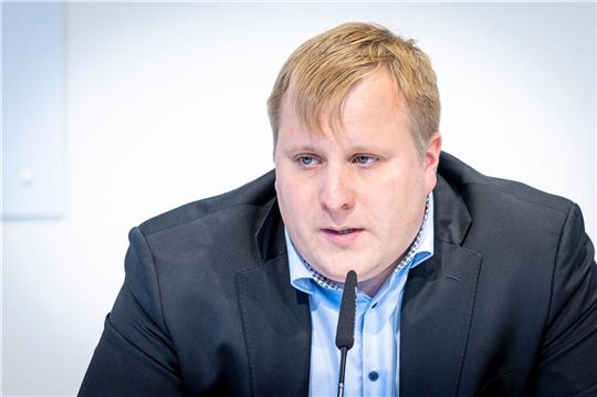 Jens-Christoph Brockmann, Wahlkampfkoordinator der AfD Niedersachsen, gibt ein Statement.