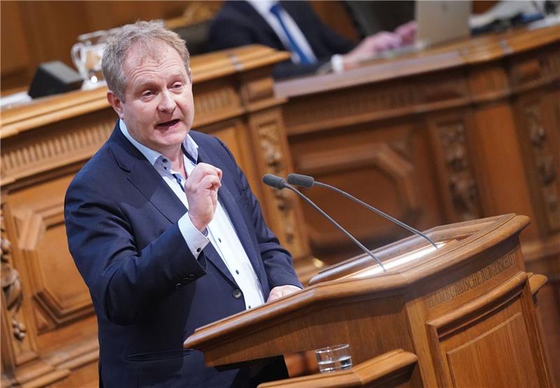 Kerstan gegen Verklappung von Elbschlick bei Scharhörn Jens Kerstan (Bündnis 90/Die Grünen), Senator für Umwelt, Klima, Energie und Agrarwirtschaft in Hamburg.