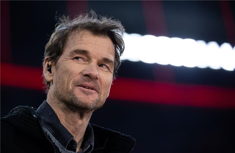 Vorfall mit Kettensäge: Anklage gegen Jens Lehmann Jens Lehmann und die Sache mit der Kettensäge am Starnberger See.