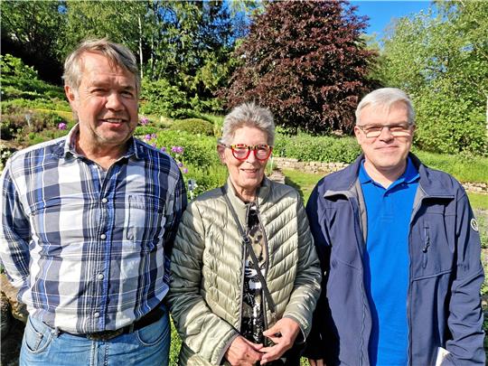 Jens Lutz (r.) wird der neue Eigentümer des Kräuterparks. Er kauft ihn von Frank Grabowski und Anita Reinhardt. Foto: Knoke