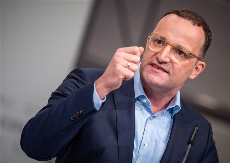 Spahn fordert schnelleren Starttermin für Gaspreisbremse Jens Spahn spricht beim CDU-Bundesparteitag.