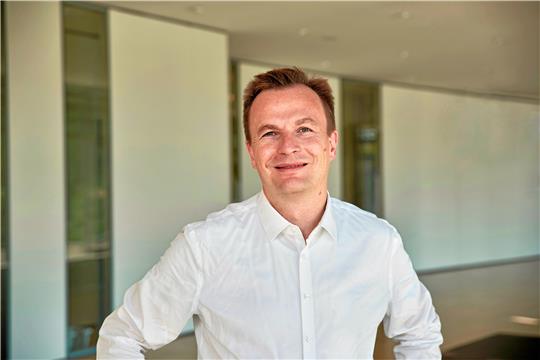 Jens Südekum stammt aus Jerstedt, hat 1995 am Ratsgymnasium Abitur gemacht, war mit 31 Jahren bereits Professor und zählt heute zu den renommiertesten Wirtschaftsexperten in Deutschland. Foto: Mourad ben Rhouma