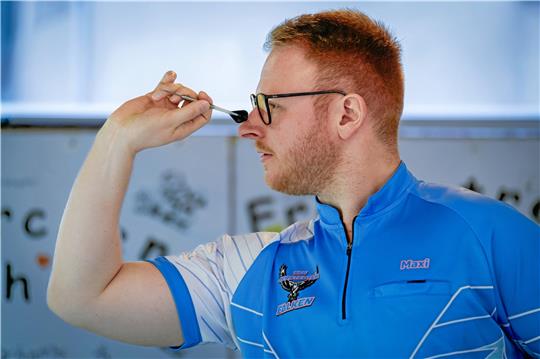 Jerstedts Maximilian Lohse zeigt in den beiden Heimspielen eine starke Leistung. Er gewinnt sowohl gegen Spitzenreiter Köln als auch gegen Preußen Münster sein Einzel. Foto: Drechsler