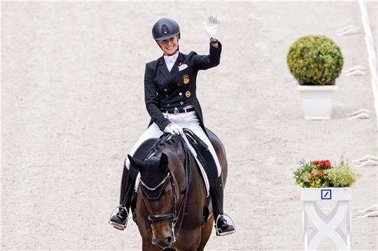 Jessica von Bredow-Werndl hat erstmals den Großen Dressur-Preis von Aachen gewonnen.