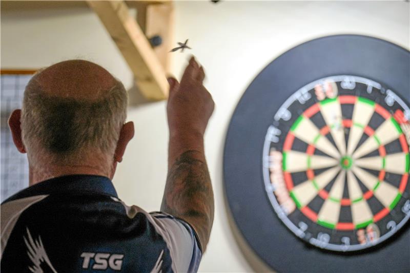 Jerstedter Falken: Die 2. Liga kann kommen Jetzt heißt es wieder, genau zu zielen; Die Jerstedter Falken eröffnen die Saison in der 2. Dart-Bundesliga Nord mit zwei Heimspielen. Foto: Drechsler