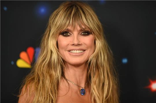 Joan Collins «ist nicht nur ein absoluter Weltstar, sondern auch eine meiner absoluten Kindheitsheldinnen», sagt Heidi Klum.