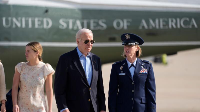 USA läuten G7-Gipfel mit Sanktionen gegen Russland ein Joe Biden ist auf dem Weg nach Italien zum G7-Gipfel.
