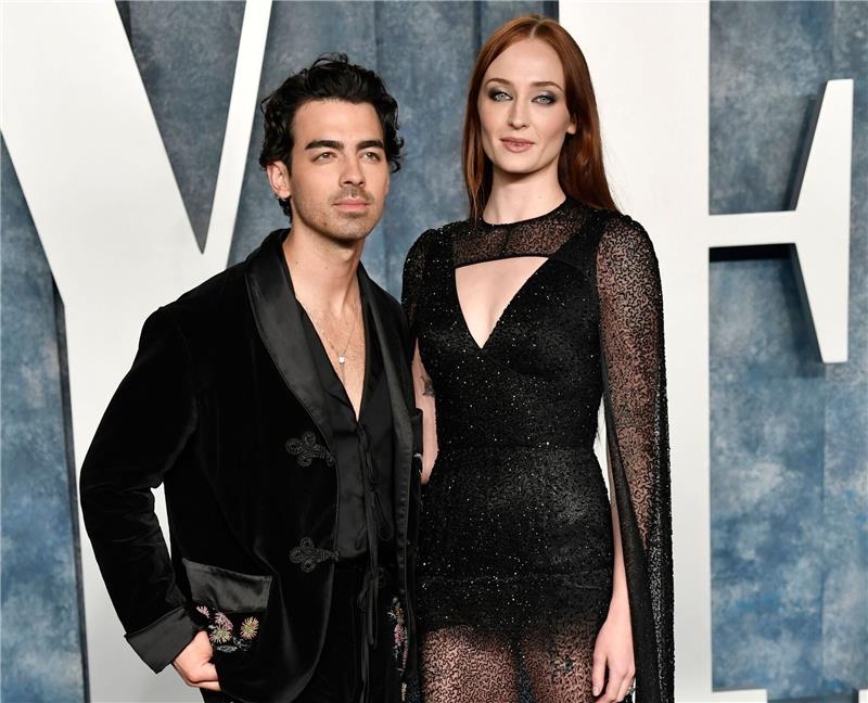 Joe Jonas reicht Scheidung von Sophie Turner ein Joe Jonas (l) und Sophie Turner lassen sich scheiden.