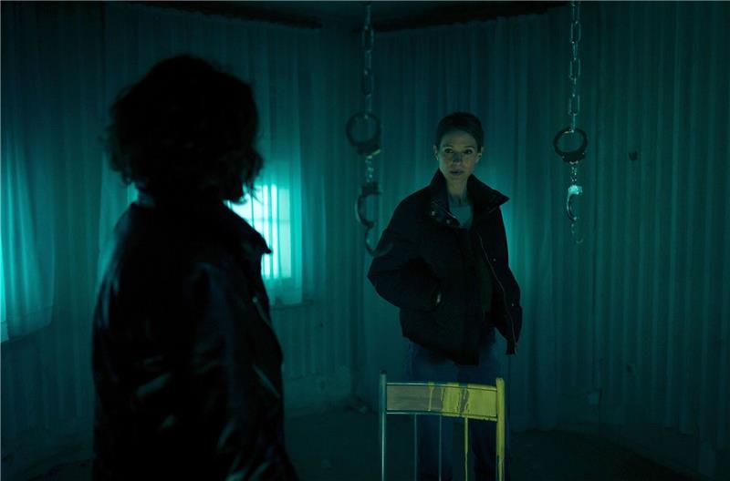 Düsterer Odenthal-„Tatort” zum Jahresstart Johanna Stern (Lisa Bitter, r) und Lena Odenthal (Ulrike Folkerts) haben den Ort gefunden, den der Ermordete zuletzt aufgesucht hatte.