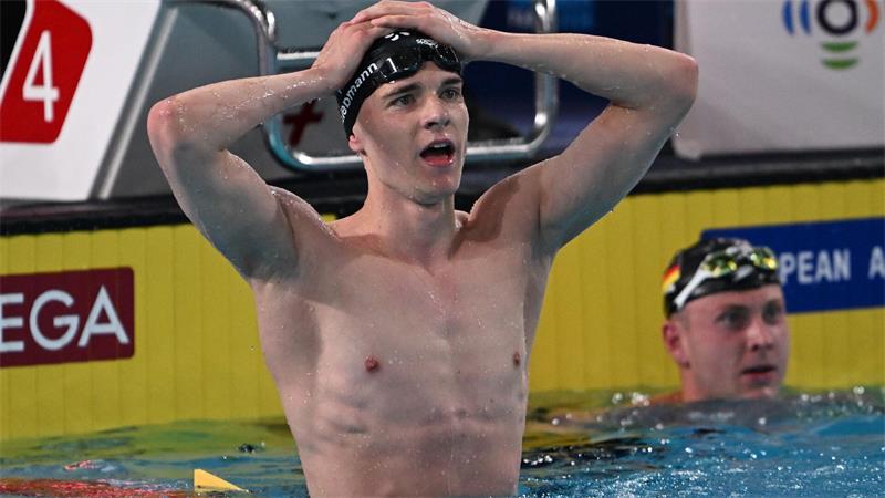 14 Medaillen: EM-Schwimmer um „Superstar“ Liebmann glänzen Johannes Liebmann kann seinen Weltrekord selbst nicht fassen.