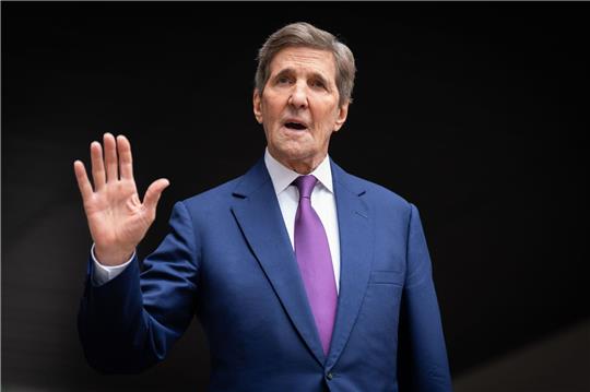 John Kerry, Sondergesandter des US-Präsidenten für Klimafragen, ist in China eingetroffen.