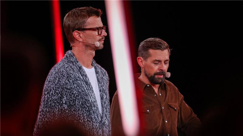 „Notarzt!“ – Zwischenfall bei Joko und Klaas in Duisburg Joko Winterscheidt und Klaas Heufer-Umlauf sendeten am Samstagabend live aus Duisburg.