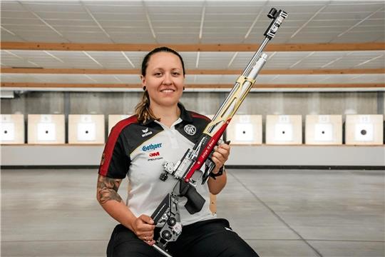 Jolyn Beer hat in Baku mit den schweren Bedingungen am Schießstand zu kämpfen und belegt zum Auftakt Rang 22. Foto: DSB
