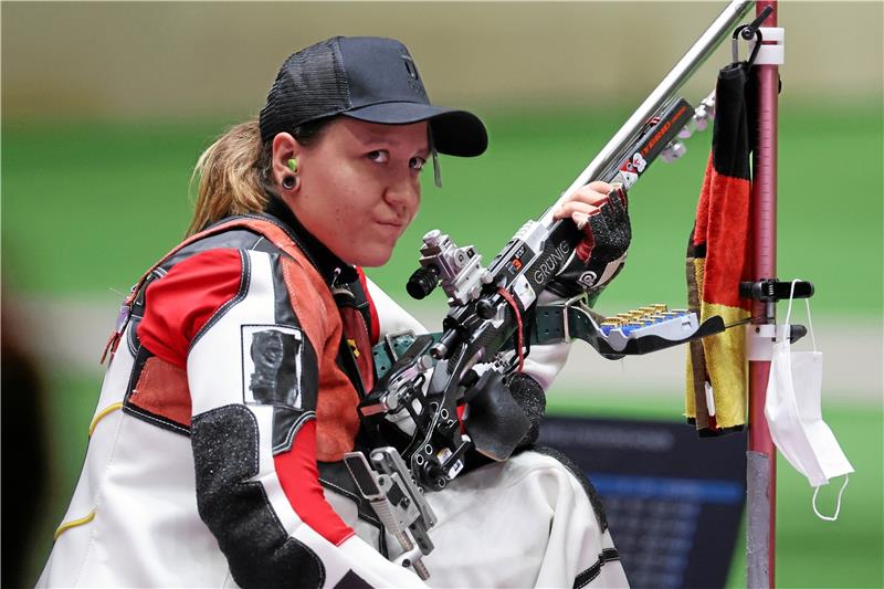 Jolyn Beer: Im Teamwettbewerb platzt der Knoten Jolyn Beer, hier bei den Olympischen Spielen in Tokio, feiert in Südkorea mit dem deutschen Kleinkaliber-Team ihren nächsten Weltcup-Sieg. Foto: dpa/Woitas