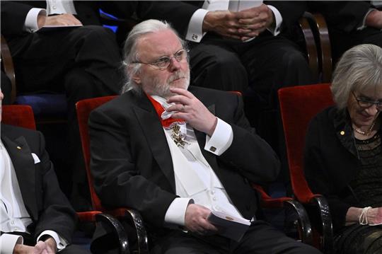 Jon Fosse, Träger des Literaturnobelpreises 2023 aus Norwegen, bei der Nobelpreisverleihung in Stockholm.
