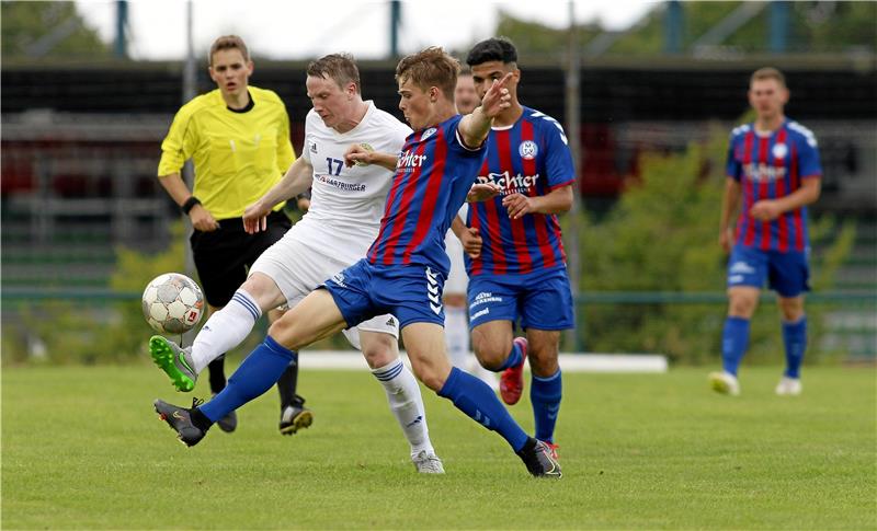 Jonas Lindemann (li.) und die TSG Bad Harzburg spielen am Sonntag gegen den SSV Nörten-Hardenberg. Nach der Niederlage in Salzgitter will sich das Team von einer besseren Seite präsentieren. Foto: Epping