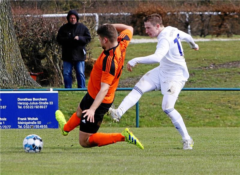 Läuft es bei der TSG Bad Harzburg nun auch auswärts? Jonas Lindemann (re.) ist für den Auftritt der TSG bei Eintracht Braunschweig II wieder eine Option. Foto: Epping
