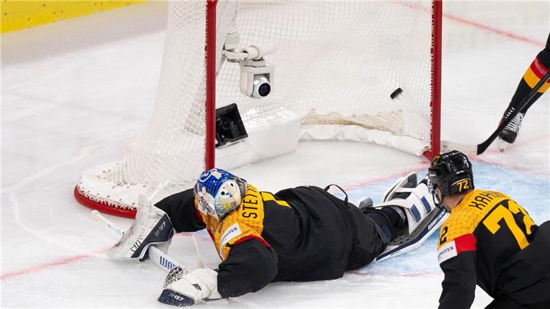1:6-Debakel gegen Schweiz: Eishockey-Team wie ein Absteiger Jonas Stettmer erlebte mit der Nationalmannschaft nach einem guten ersten Drittel ein Debakel.