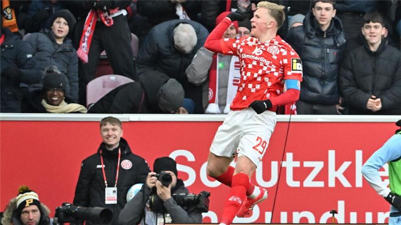 Rückkehrer Burkardt schießt Mainz zum Sieg gegen Bochum Jonathan Burkardt traf beim 2:0 des FSV Mainz 05 gegen den VfL Bochum doppelt.